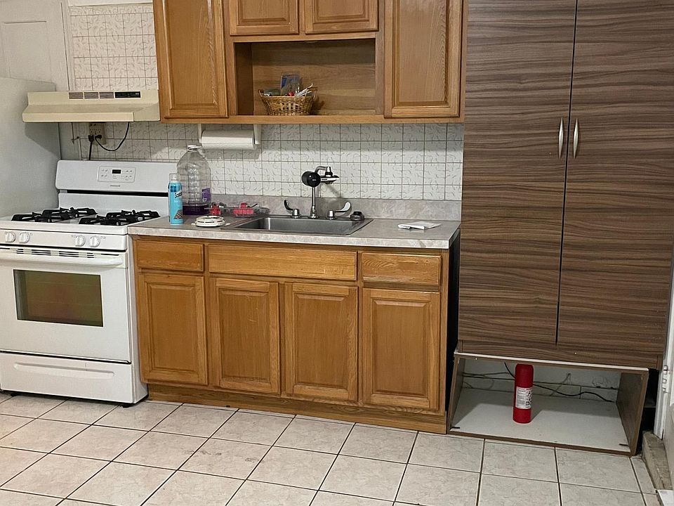 1st image of 3153 Ampere Ave #1