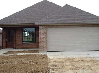 409 Milton Estates Ln, Youngsville, LA 70592