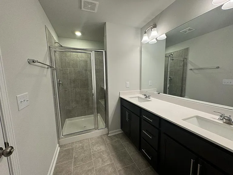 2210 Kasota Ln — Photo 12