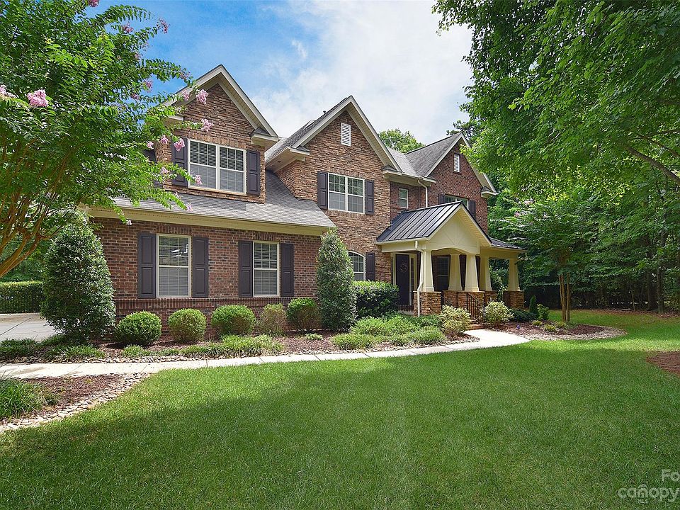 1st image of 141 Cherry Tree Dr