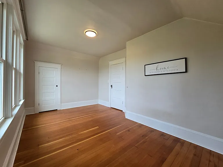 1631 Oakes Ave — Photo 14