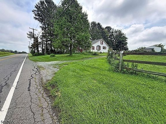 5th image of 28 Wolfs Corner Road