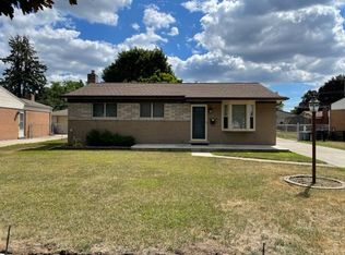 12110 Danforth Dr, Sterling Heights, MI 48312