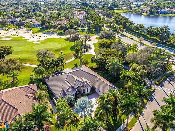 2nd image of 2449 Poinciana Dr