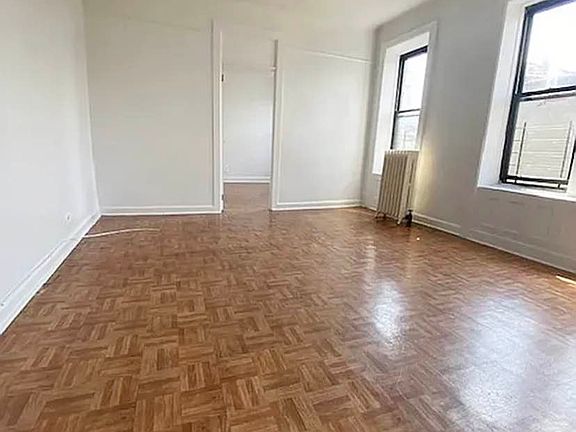 4th image of 2224 Amsterdam Ave #63