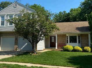 8437 Hunt Valley Dr, Vienna, VA 22182