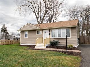 14 Contact Dr, West Haven, CT 06516