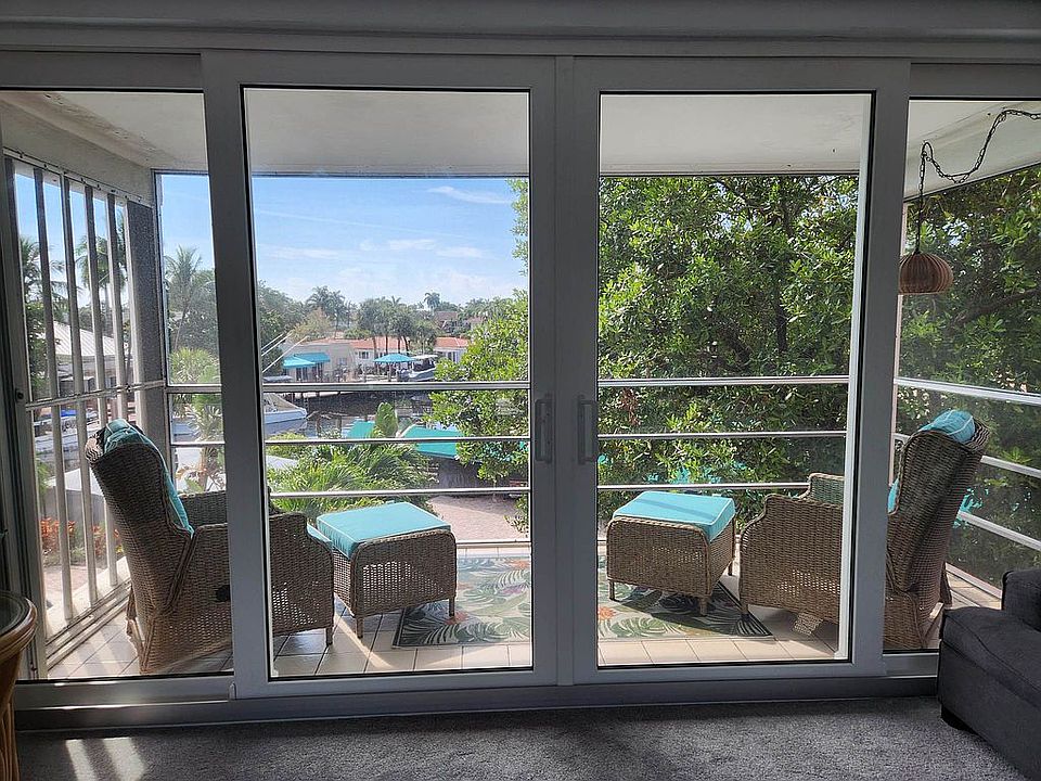 Big screened in balcony