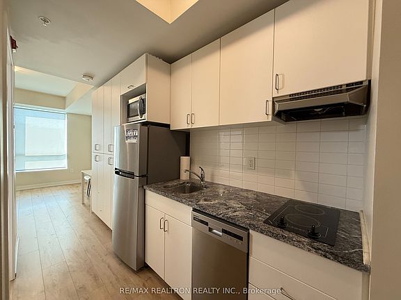 4th image of 1800 Simcoe St N #401