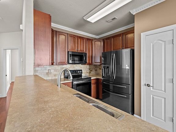 3rd image of 4500 Barkingdale Dr