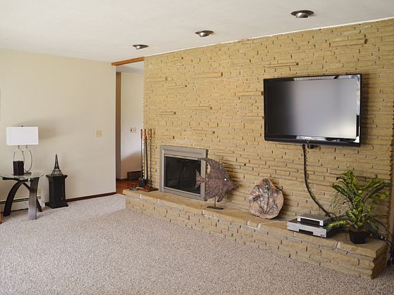 4th image of 3951 E Johns Ln