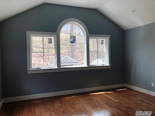 3rd image of 483 Community Dr