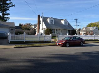 136 Stewart St, Elmont, NY 11003