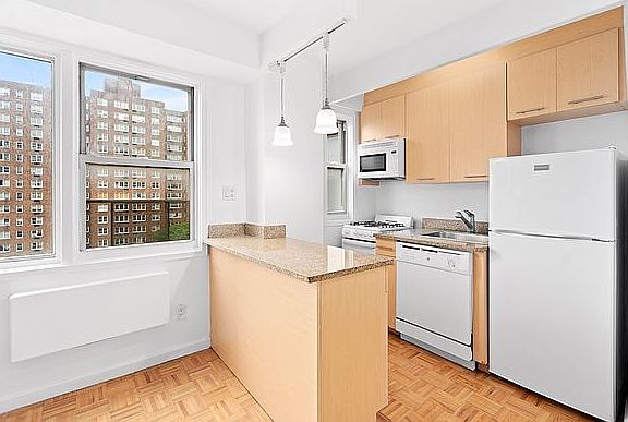 3rd image of 630 Lenox Ave #5G*