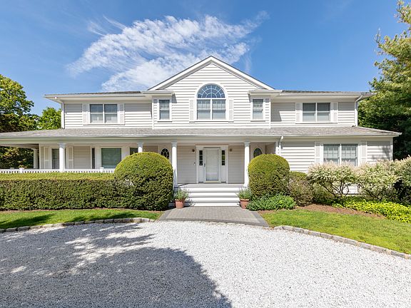 2nd image of 11 Pine Grove Ct