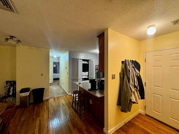 4th image of 625 Boston Ave