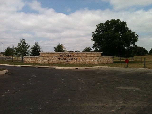 1st image of 810 Scarlet Oak Ct