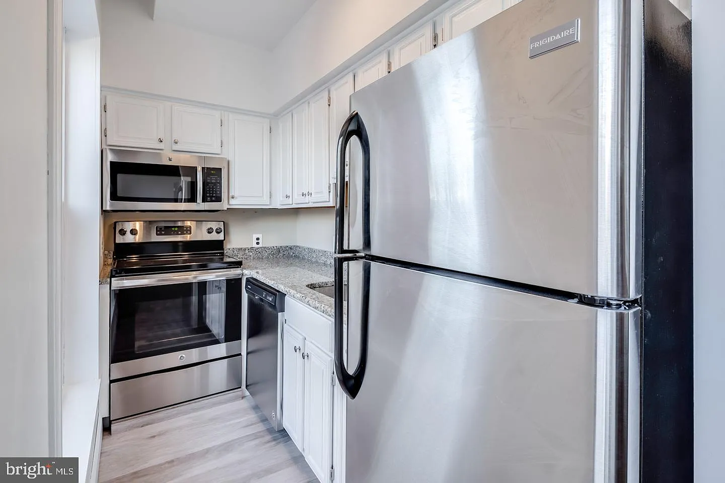Studio, 461 sqft, $1,295 — Photo 2