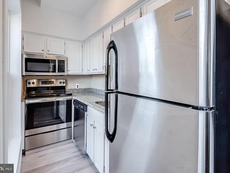 234 N 3rd St #403 — Photo 2