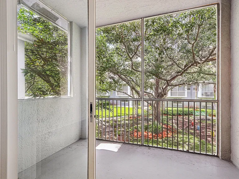 Windsor Castle Townhome Community — Photo 119