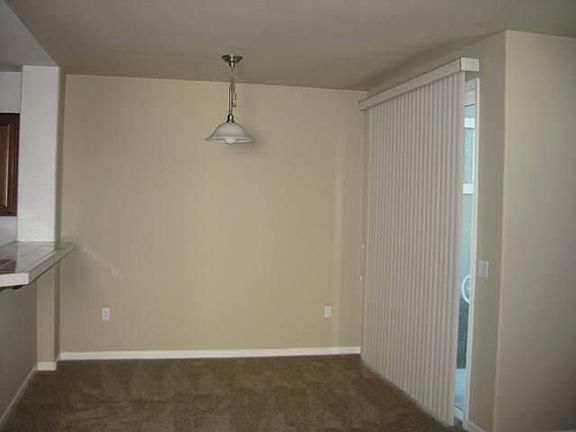 3rd image of 603 Dante Cir