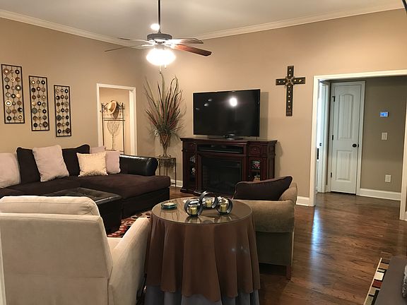 5th image of 26 Travertine Dr
