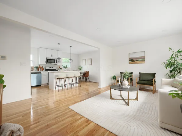 1079 Loring Rd, Columbus, OH 43224