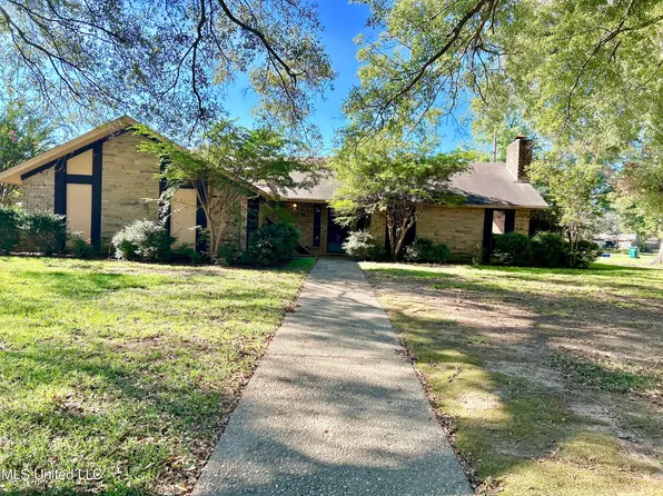 612 Aubrey Cir S, Greenwood, MS 38930