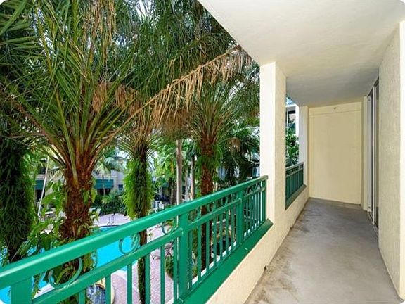 4th image of 510 NW 84th Ave APT 330
