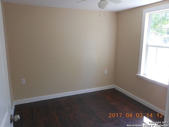 3rd image of 427 Lively Dr