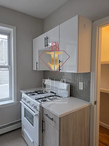 234 Jewett Ave Photo 1