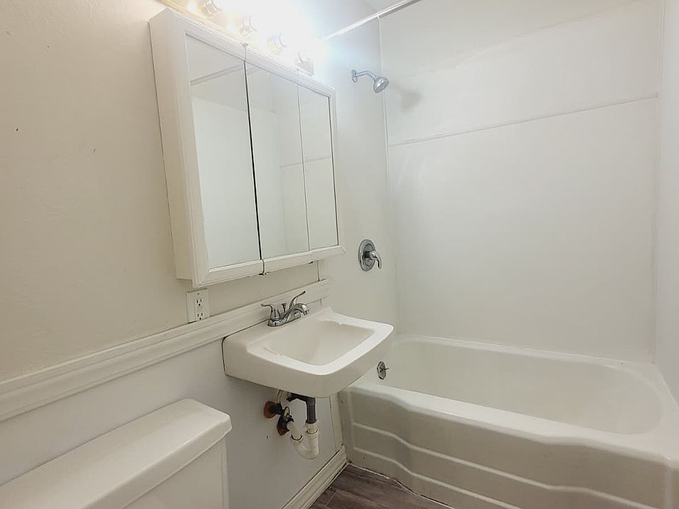 1st image of 222 W 10th St