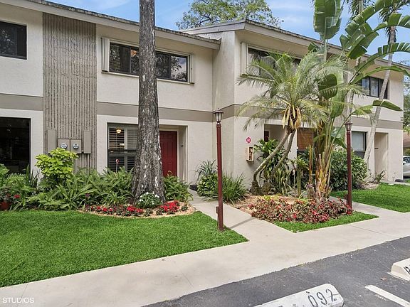 3rd image of 3082 S Oakland Forest Drive #1304