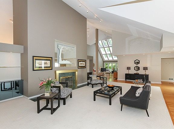 5th image of 7903 Cherry Vail Way