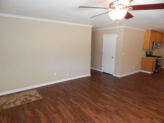 3rd image of 3814 Wellington Pl