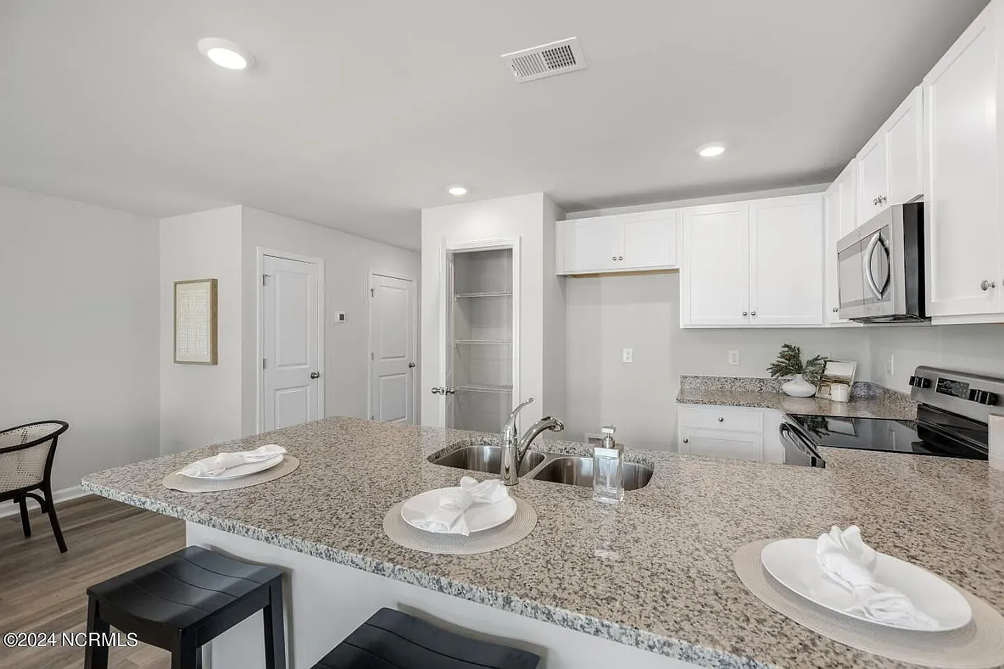 4199 High Glen Dr — Photo 4