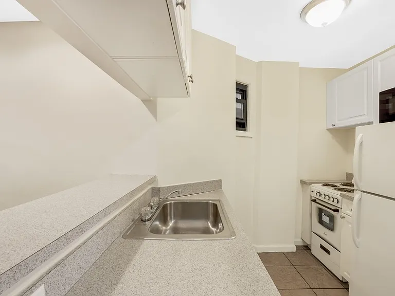 1382 1st Ave #2 — Photo 4