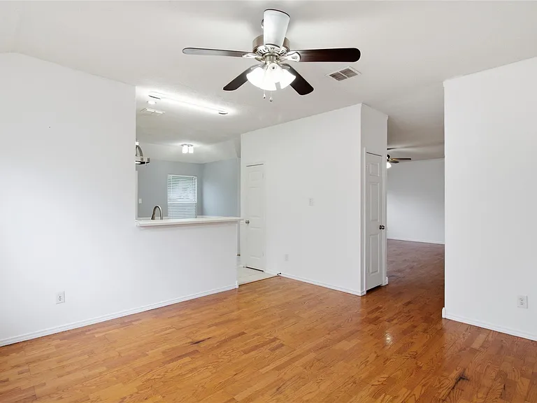 120 Mule Deer Ct — Photo 13