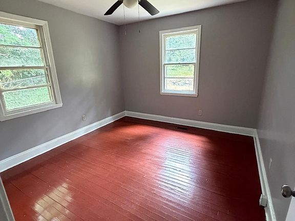 4th image of 166 Buckingham Ave