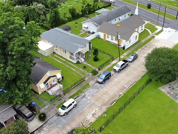 5th image of 1015-17 Saux Ln