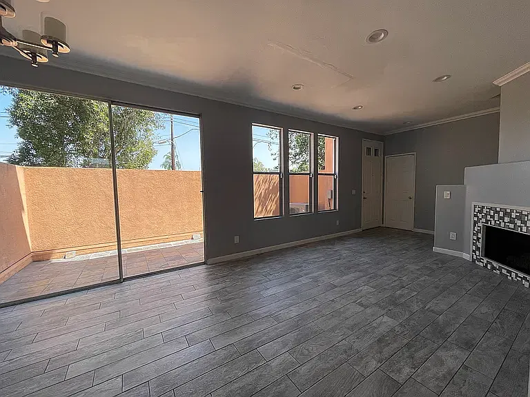 3 bed, 1215 sqft, $4,000 — Photo 1