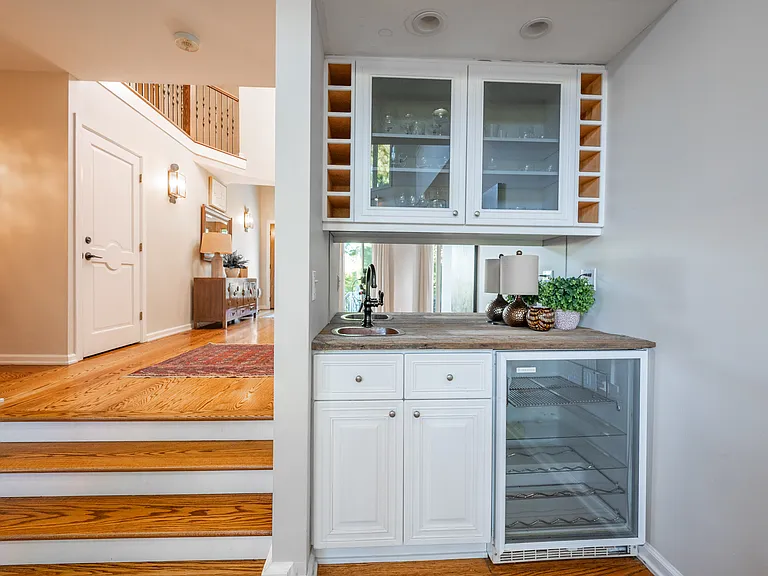 20 Shore Rd — Photo 38