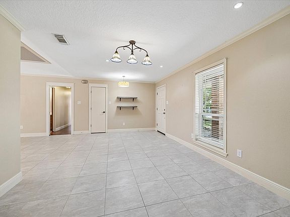 5th image of 19614 Suncove Ln