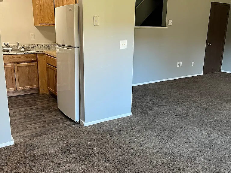 Stonehill Apartments — Photo 10