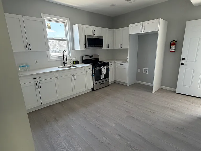 264-2666 Harrison St #2 — Photo 3