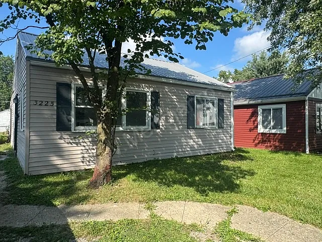 3225 Felician St - 1 — Photo 3