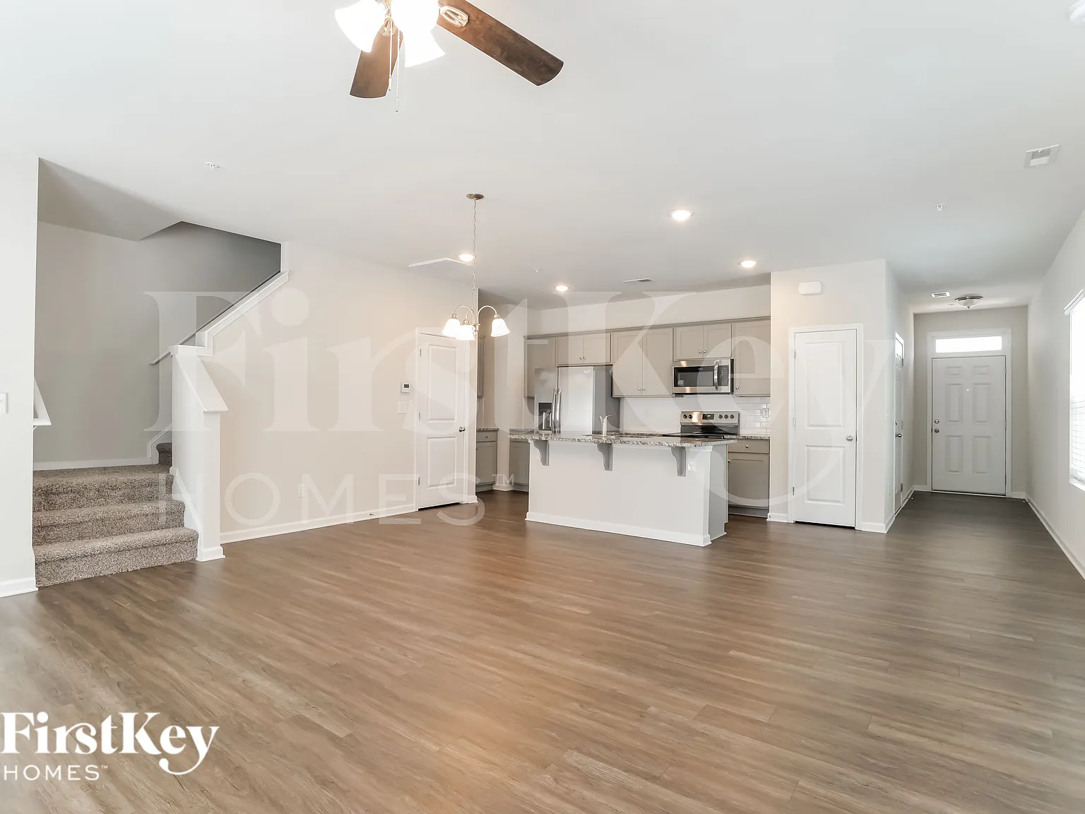 3 bed, 2.5 bath, 1817 sqft, $2,290 — Photo 4