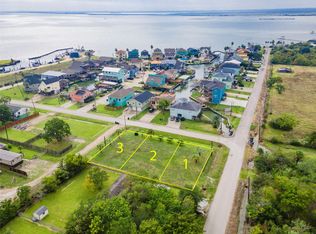 2 Avenue E, Bacliff, TX 77518