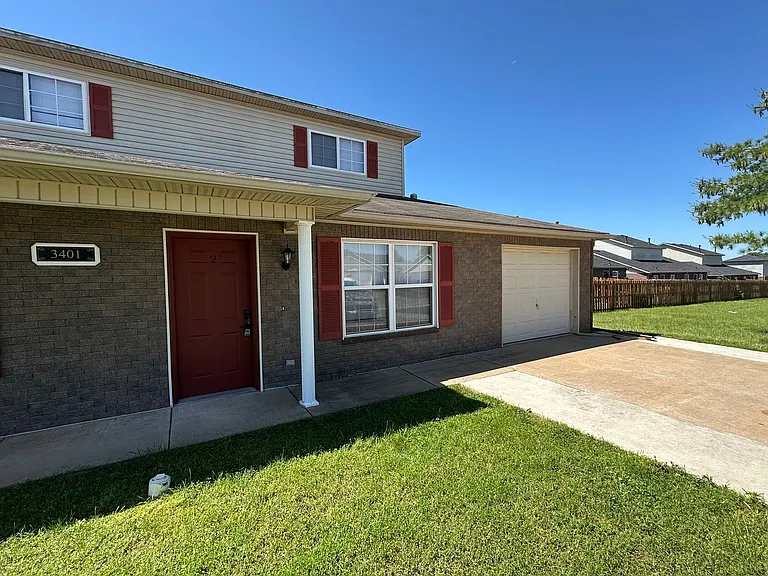 3401 SW Landau Ct #1 & 2 — Photo 2