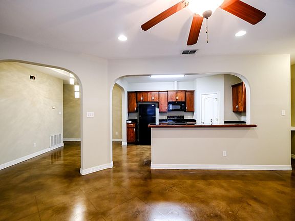 3rd image of 6622 Rhine Dr #B
